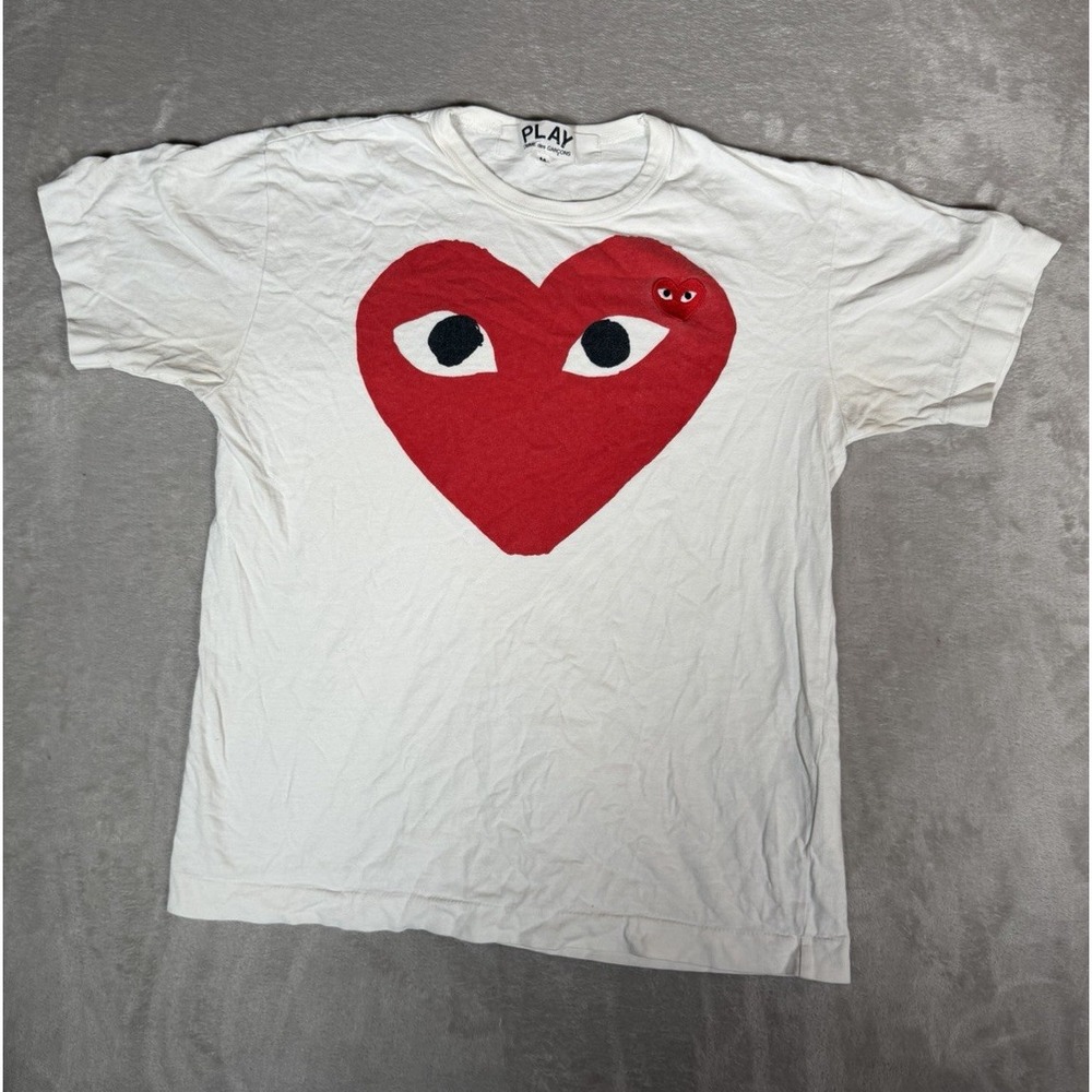 Comme des Garcons PLAY Heart Logo Graphic Mens M Cotton Tee White AZ-T026